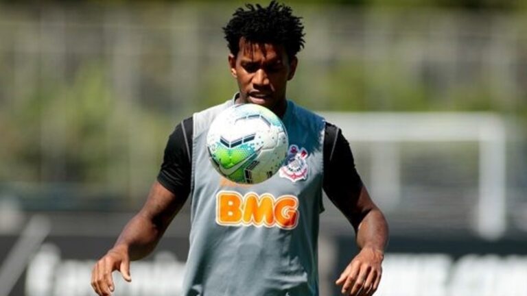 Corinthians acumula dívidas de quase R$ 1 bilhão, aponta balanço