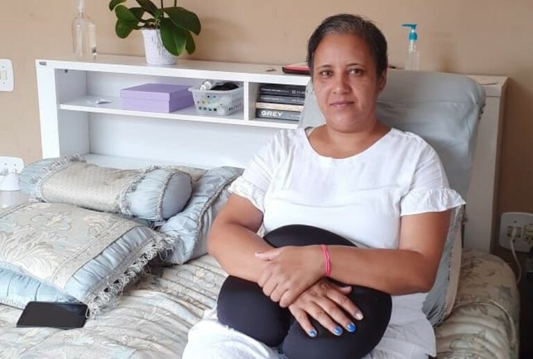 Cozinheira busca recomeço após ter pernas amputadas por causa da Covid-19: ‘Tive que aceitar’