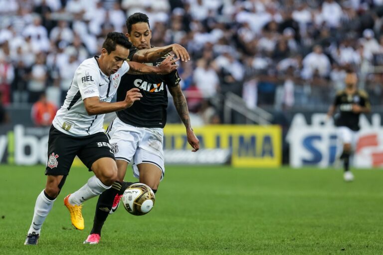 Corinthians supera Ponte e vence a primeira no Paulistão