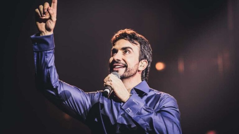 Mãe do Padre Fábio de Melo é intubada: “Inflamação está bastante severa”