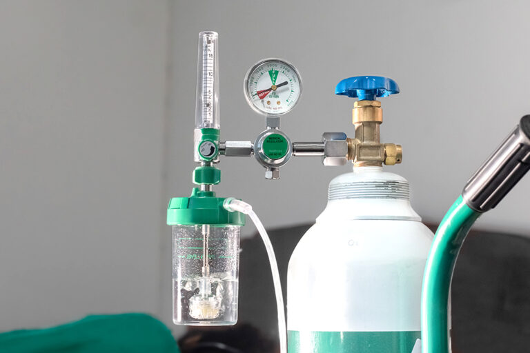 Pacientes com covid-19 podem ficar sem oxigênio no Santa Juliana após roubo de baterias