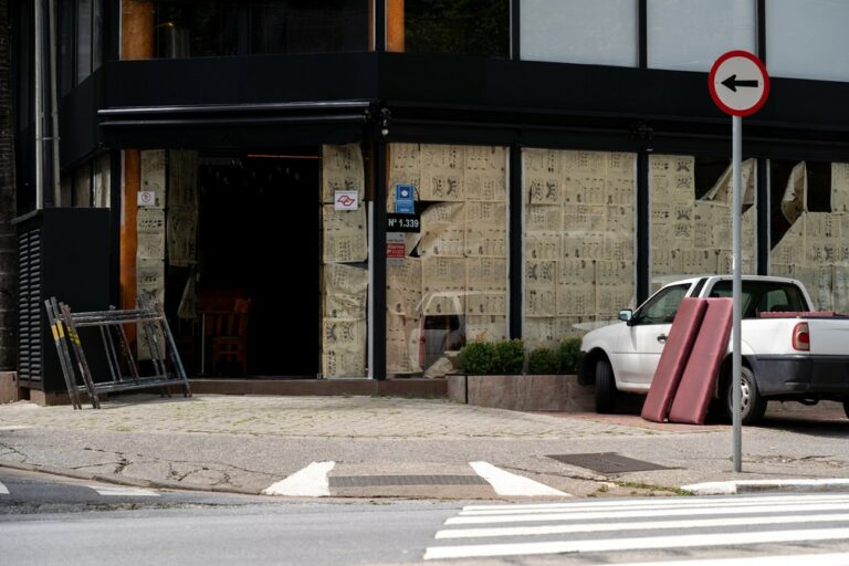 PIB do Brasil despenca 4,1% em 2020