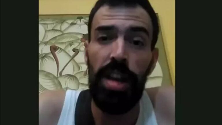 Músico corta ‘membro’ de amigo com faca para ganhar audiência no YouTube