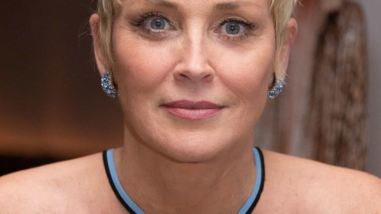 Sharon Stone diz que foi aconselhada por produtor a transar com colega