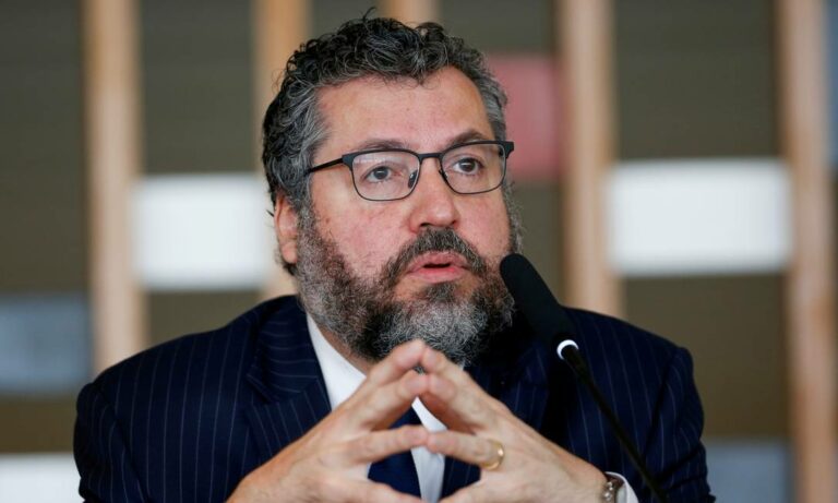 Ministro das Relações Exteriores, Ernesto Araújo decide pedir demissão do cargo