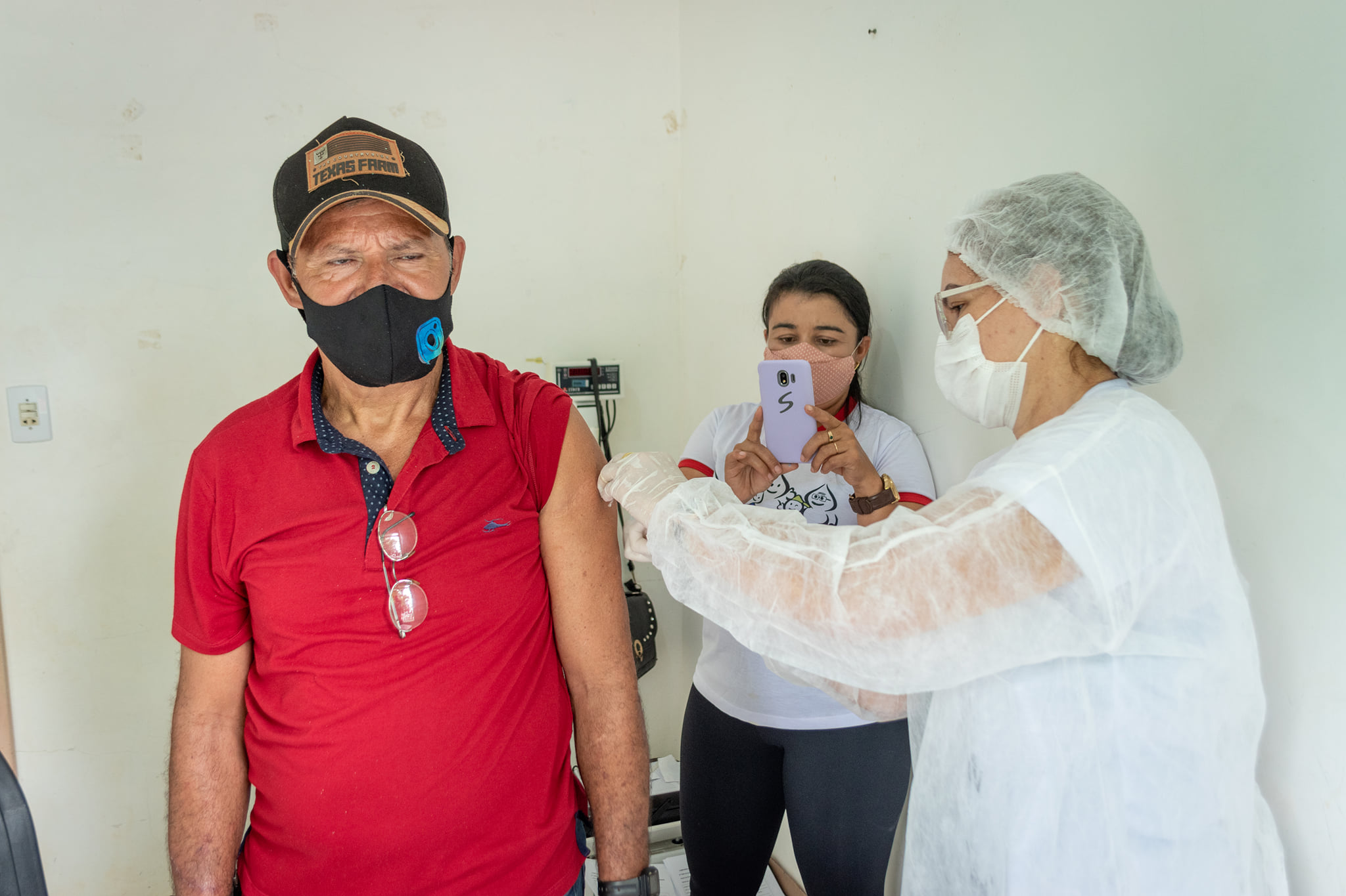 Prefeitura de Brasileia monta 3 frentes de trabalho para imunizar os idosos da zona rural Prefeitura de Brasileia monta 3 frentes de trabalho para imunizar os idosos da zona rural