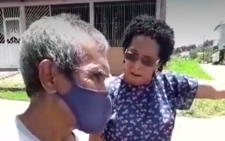 Vídeo: no AC, idoso corre com medo de tomar vacina anti-covid: “Coisa dos Iluminati”