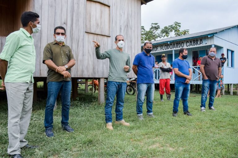 Prefeitura leva investimentos aos moradores do ramal do Tico, na Vila Santa Luzia