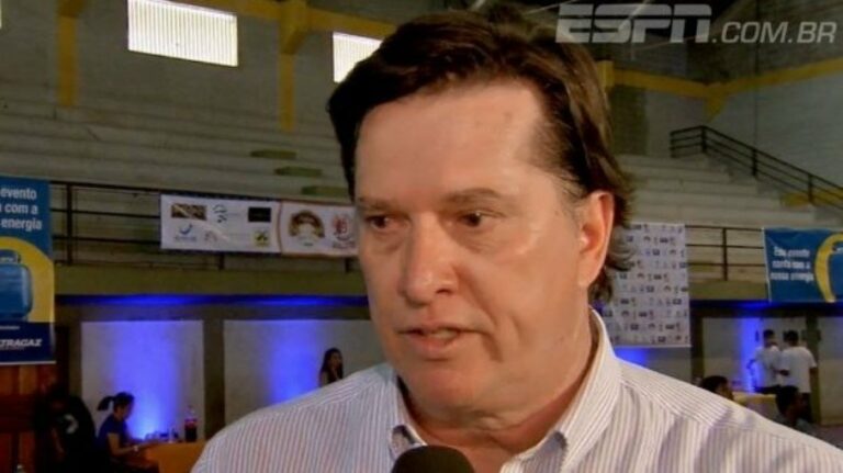 Comentarista da ESPN, ex-jogador posta nude sem querer;  veja foto