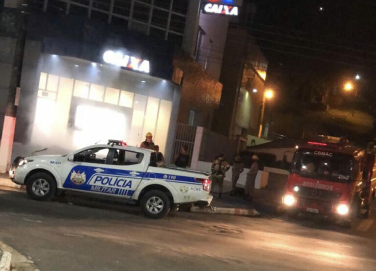Agência da Caixa é tomada por fumaça após disparo de dispositivo antifurto