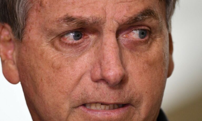 Presidente  Jair Bolsonaro é internado no Hospital das Forças Armadas, em Brasília