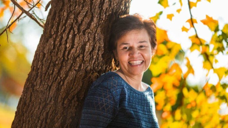 Claudia Rodrigues sofre lesão na coluna e severa nos ligamentos