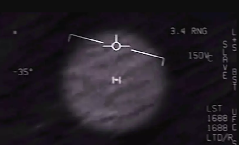 Pentágono confirma veracidade de vídeo que registra OVNIs na costa da Califórnia