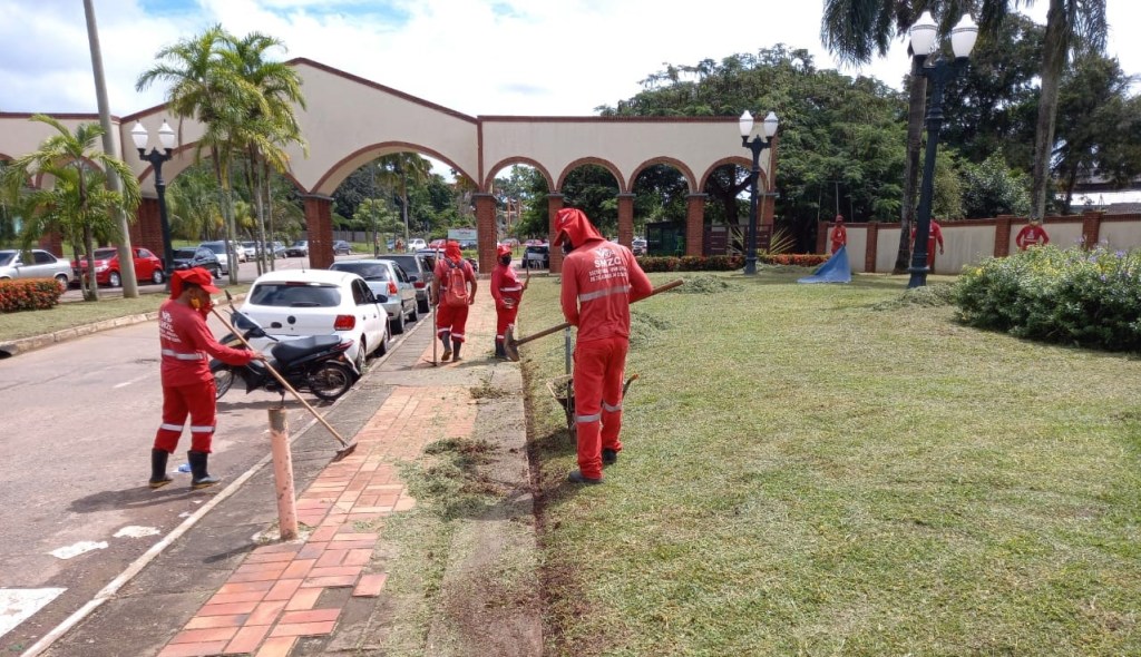 Prefeitura assina contrato com nova empresa de limpeza
