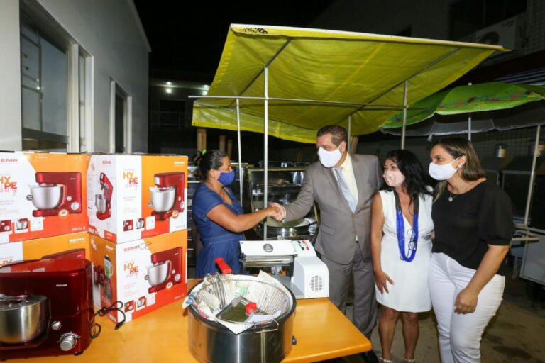 Governo do Acre lança edital para kits manicure, carrinhos de pipoca e cachorro quente