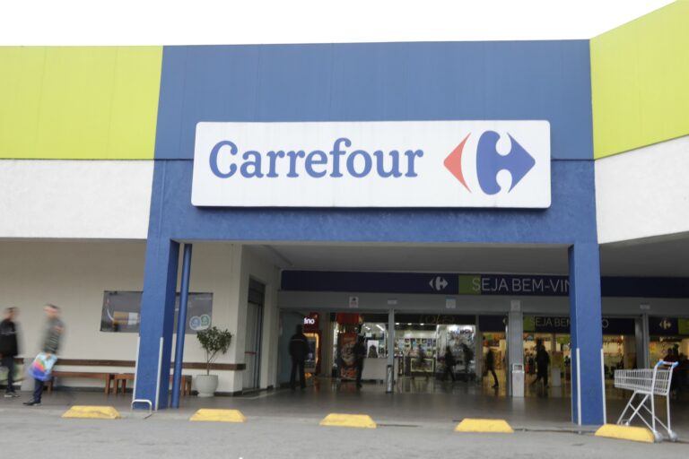 Bug do Carrefour: Problema em site faz empresa vender produtos abaixo do preço