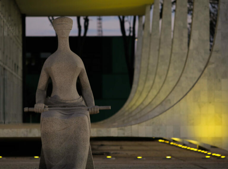 Por 9 a 2, STF decide que estados e municípios podem restringir cultos e missas na pandemia