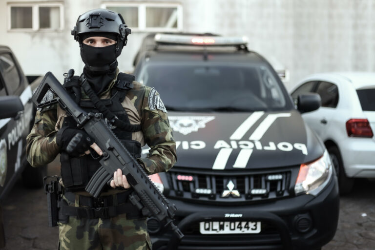 Criminoso é alvejado ao reagir ordem de prisão e atirar contra policiais em Rio Branco