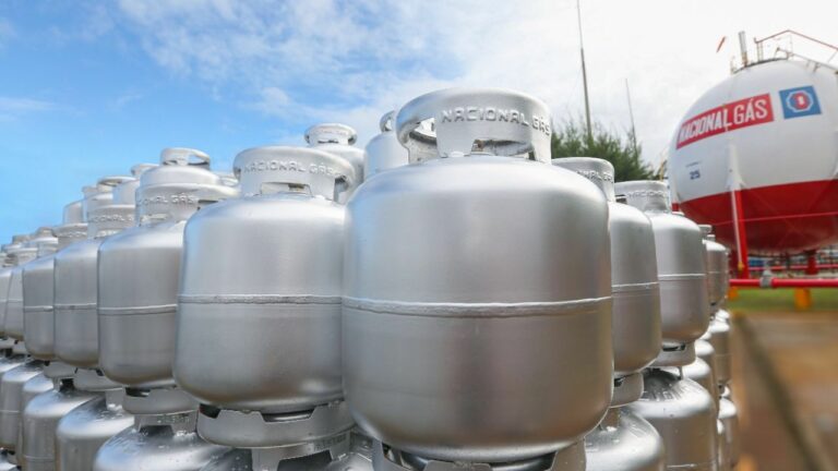 Descubra se o governo oferece vale-gás de R$ 110