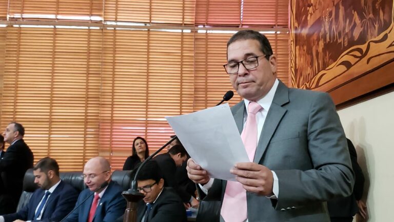 Chico Viga é reeleito presidente da Comissão de Orçamento e Finanças da Aleac