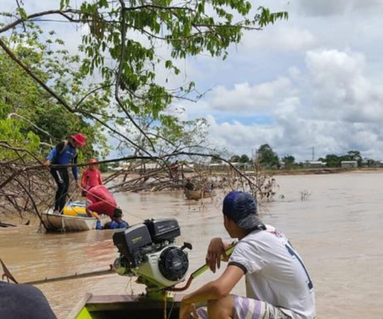 Bombeiros encontram corpo de mulher que caiu em rio durante pescaria no Acre