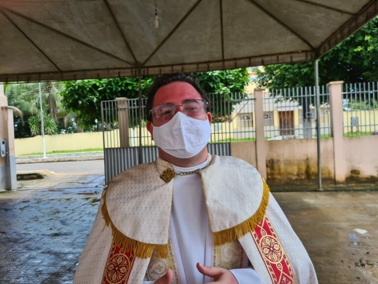 Igreja Católica de Sena faz Procissão do Santíssimo neste domingo de Páscoa