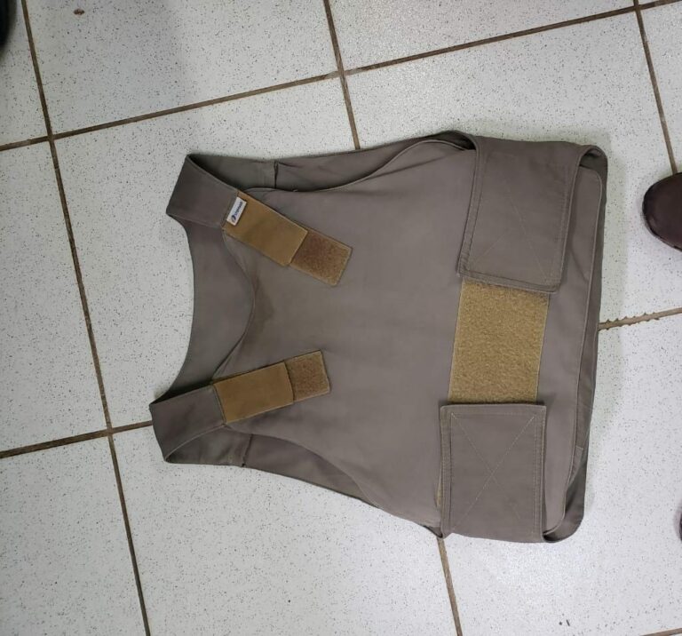 Líder de facção é preso com colete balístico no Mocinha Magalhães