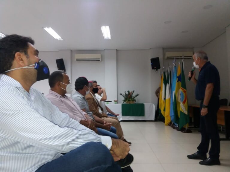 Apenas 5 vereadores participam da apresentação do relatório dos 100 dias de Bocalom