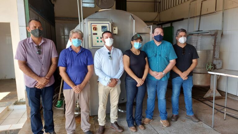 Secretário de Agronegócio visita Laticínio e produtores no Quinari