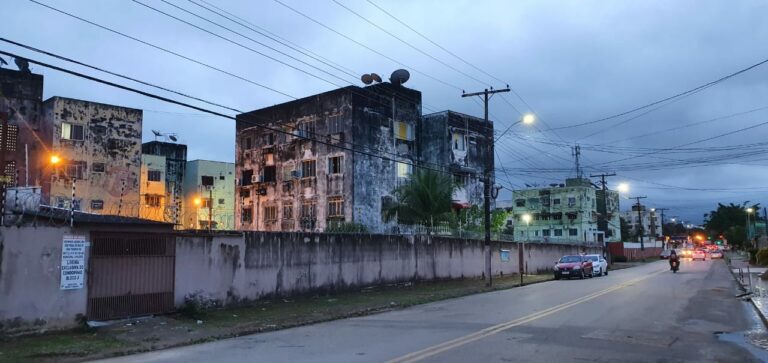 Moradores denunciam decadência e abandono no Conjunto Manoel Julião