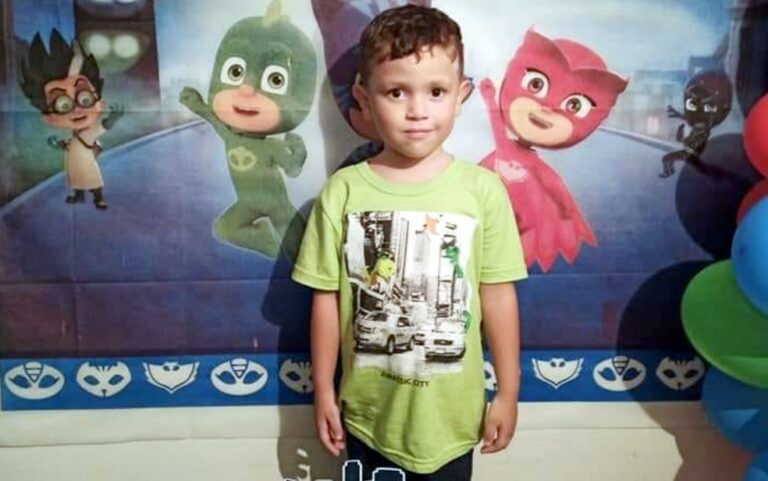 Menino de quatro anos morre após ser picado por escorpião