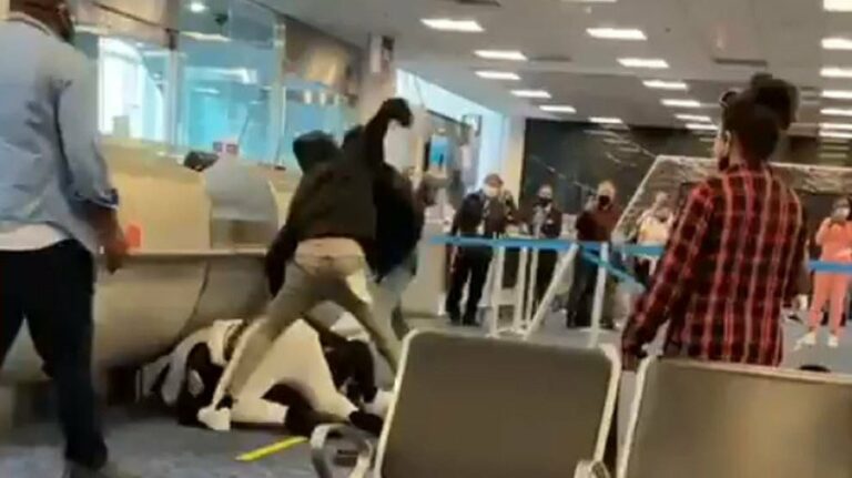 Aeroporto de Miami vira palco de pancadaria generalizada; assista ao vídeo