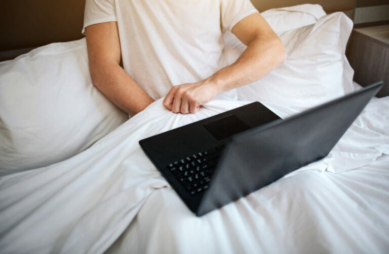 Gozada otimizada: saiba o melhor momento do dia para se masturbar