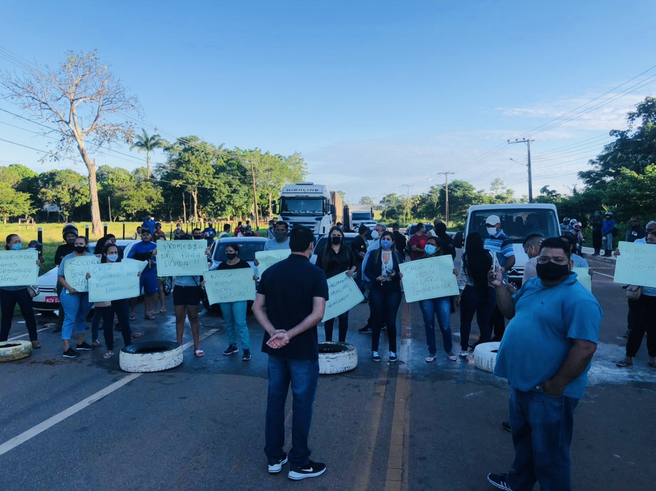 Roberto Duarte acompanha manifestação de trabalhadores em Senador Guiomard