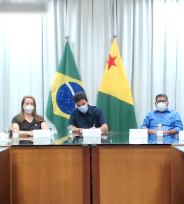 Gladson sanciona lei do auxílio emergencial; investimento é de R$ 9,5 milhões