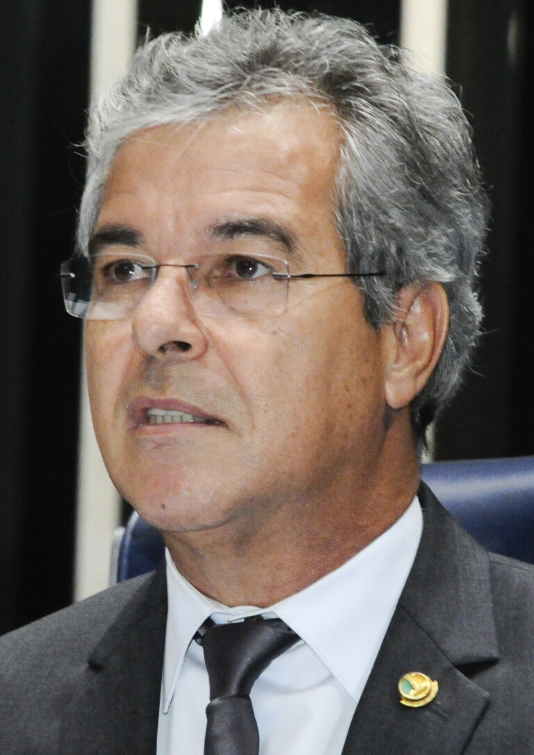 ‘Racha’ entre Gladson, Rocha e Petecão pode levar Jorge Viana a disputar o governo