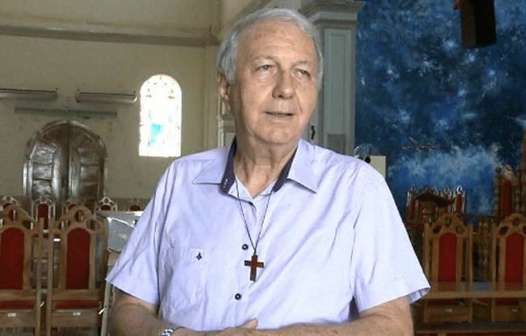 Culto presencial: padre Massimo diz que essencial é doar alimentos a quem precisa