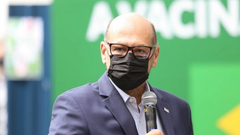 Covid-19: diretor do Butantan prevê vacinação lenta até setembro