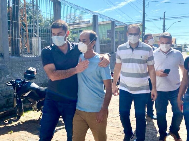 Nicolau Júnior participa de campanha de vacinação contra Covid-19 para professores