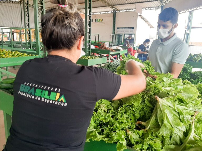 Prefeitura de Brasiléia realiza entrega de produtos do PAA a instituição e famílias do aluguel social