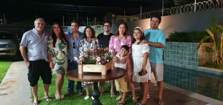 Política, moda, dicas de presente para o Dia das Mães e mais na coluna da Léia Lima