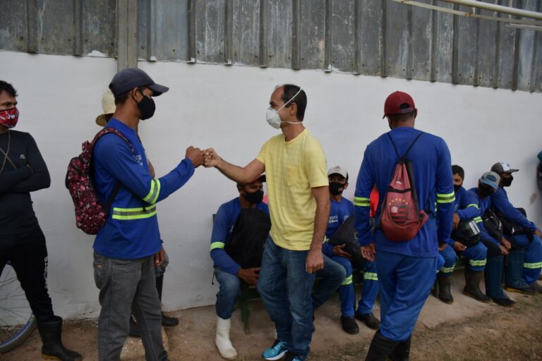 Dia do gari: Prefeito Zequinha exalta importância dos trabalhadores que mantém cidade limpa