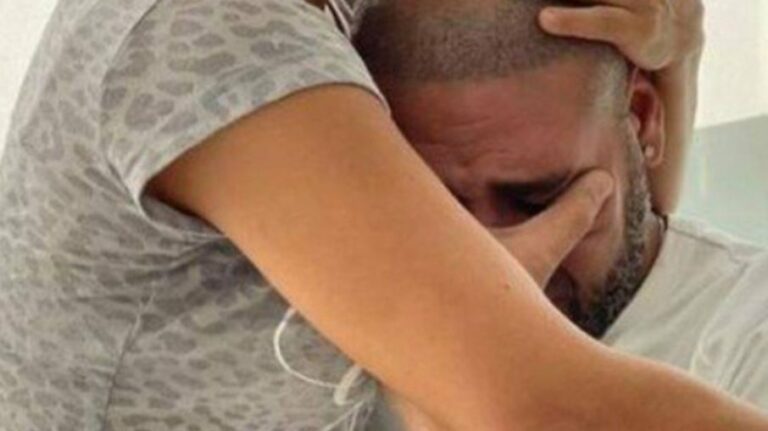 Ídolo do Flamengo, Adriano Imperador chora após convite para calçada da fama