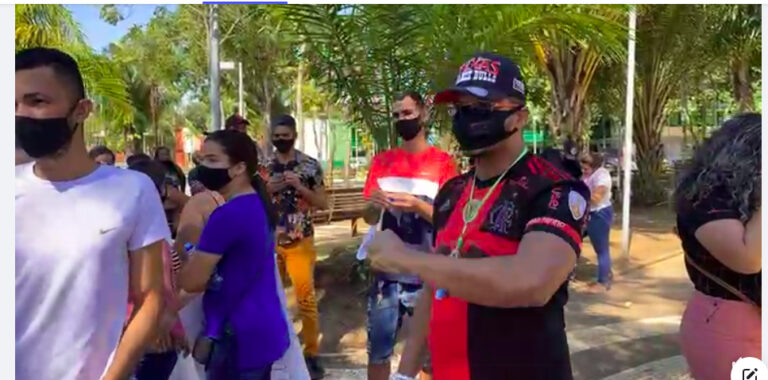 Camelôs protestam contra Prefeitura após remoção de barracas “Ameaçaram nos prender”