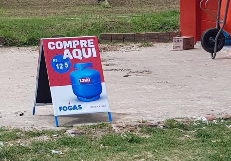 Botija de gás de 13kg chega a custar R$ 125 no interior do Acre