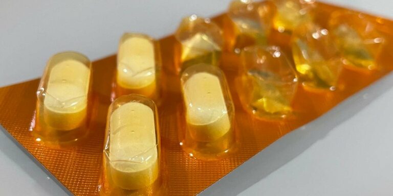 Anvisa alerta para riscos do paracetamol após vacina contra a Covid-19