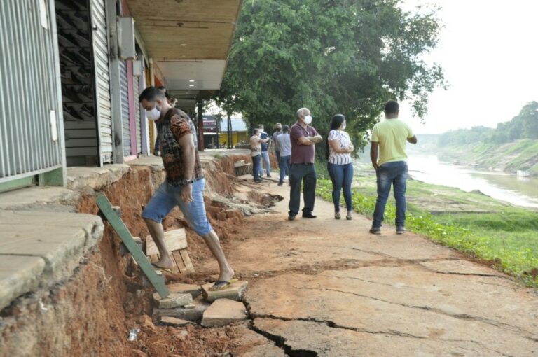 Calçadão no Centro de Rio Branco será interditado para obras após deslizamento