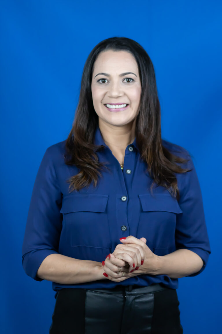 No Dia do Estudante de Direito, senadora Mailza entrega Vade Mecum gratuito