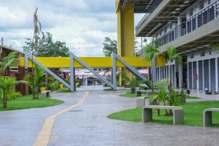 Permissionários do shopping popular estariam cobrando aluguel de R$ 1.500