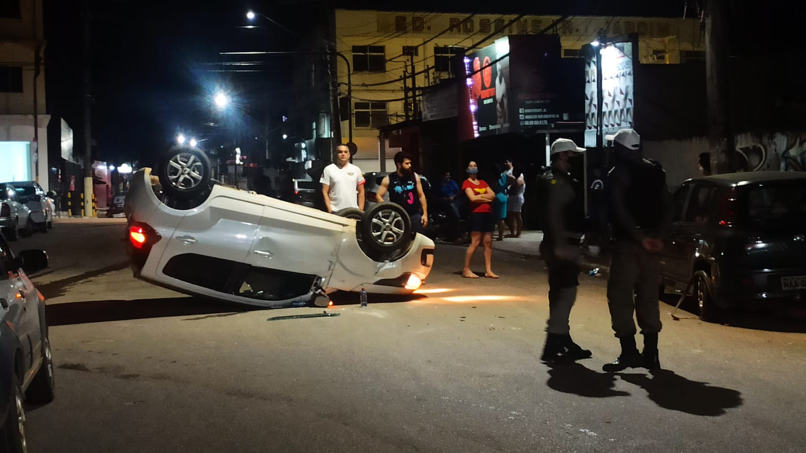 Motorista perde controle e veículo capota perto do PS de Rio Branco